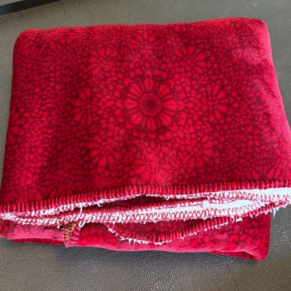 Sonoma Life+Style Red Floral Plush Faux Fur Blanket 50”X60”